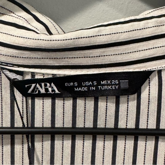 Zara Black and White Striped Blouse - Picture 2 of 4